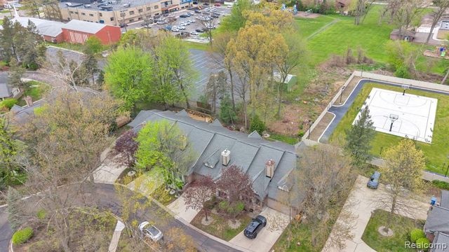 852 N Beech Daly Road, Dearborn Heights, MI 48127