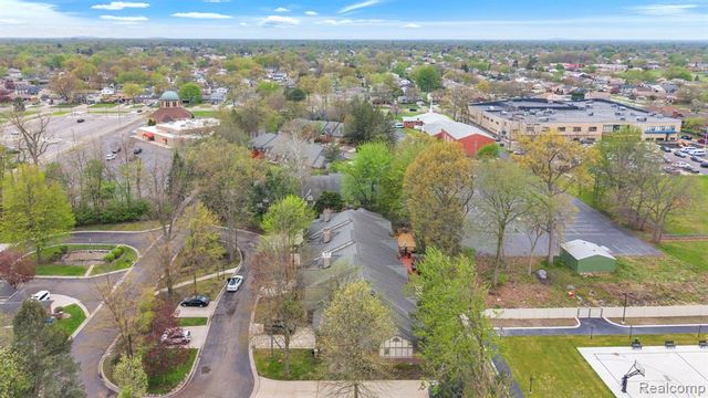 852 N Beech Daly Road, Dearborn Heights, MI 48127
