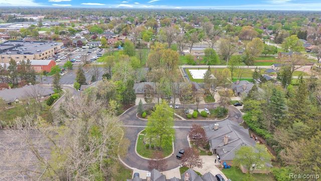 852 N Beech Daly Road, Dearborn Heights, MI 48127