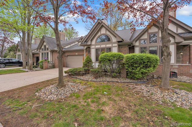 852 N Beech Daly Road, Dearborn Heights, MI 48127