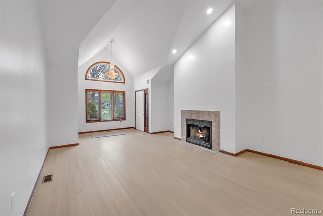 852 N Beech Daly Road, Dearborn Heights, MI 48127