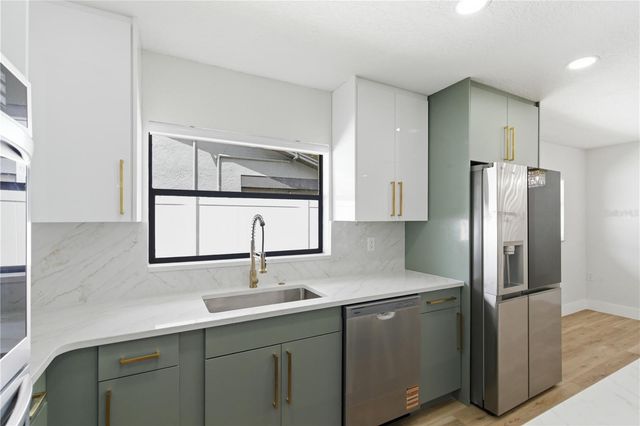 2309 PIN OAK LANE E, Clearwater, FL 33759