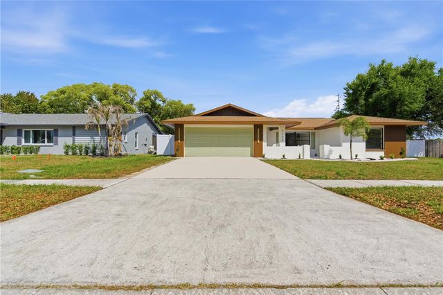 2309 PIN OAK LANE E, Clearwater, FL 33759