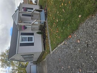 6533 Cloverton Drive, Waterford, MI 48329