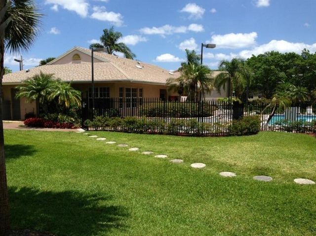 631 Cypress Lake Boulevard D17, Deerfield Beach, FL 33064