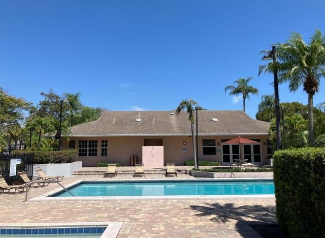 631 Cypress Lake Boulevard D17, Deerfield Beach, FL 33064