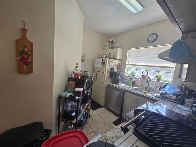 631 Cypress Lake Boulevard D17, Deerfield Beach, FL 33064