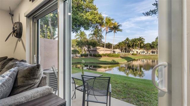 8532 W Southgate Shores Cir 8532, Tamarac, FL 33321