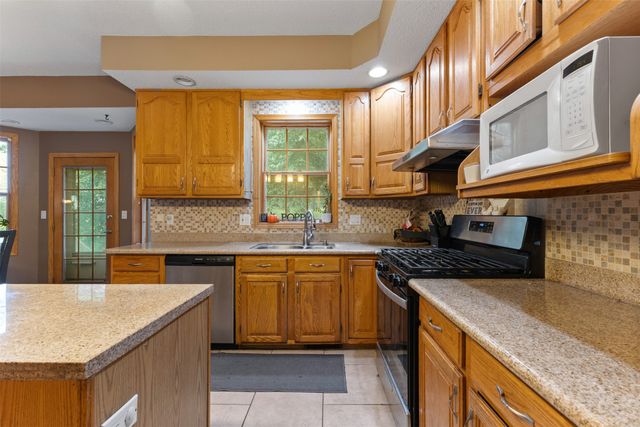 2400 Ridgetop Circle, Ames, IA 50014