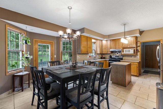 2400 Ridgetop Circle, Ames, IA 50014