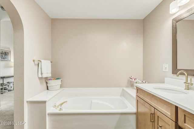 64345 E Round Robin Lane, Tucson, AZ 85739