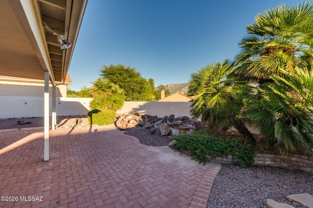 64345 E Round Robin Lane, Tucson, AZ 85739