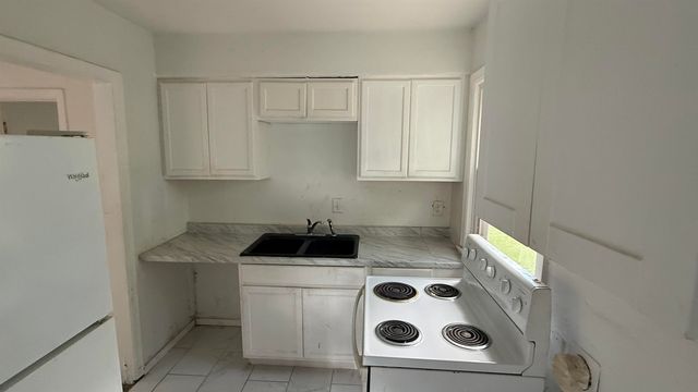 906 WRENWOOD ST, Memphis, TN 38122