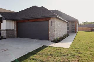 525 Wimbledon Road, Edmond, OK 73003