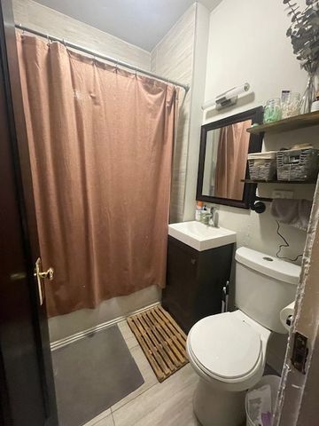 3702 N Fremont Street 2, Chicago, IL 60613