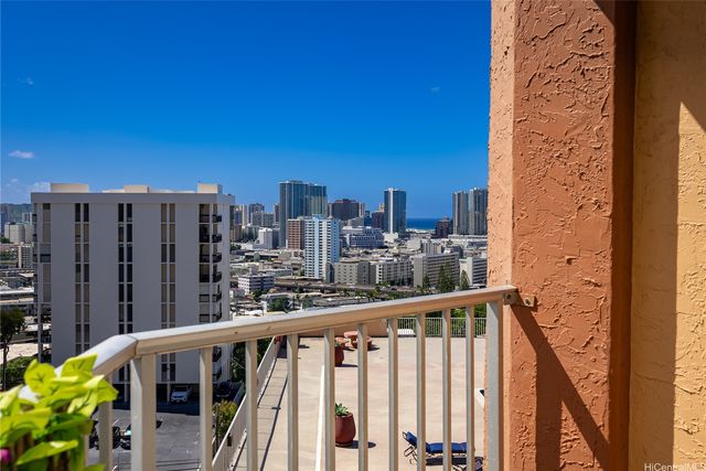 1031 Maunaihi Place 301, Honolulu, HI 96822