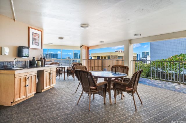 1031 Maunaihi Place 301, Honolulu, HI 96822