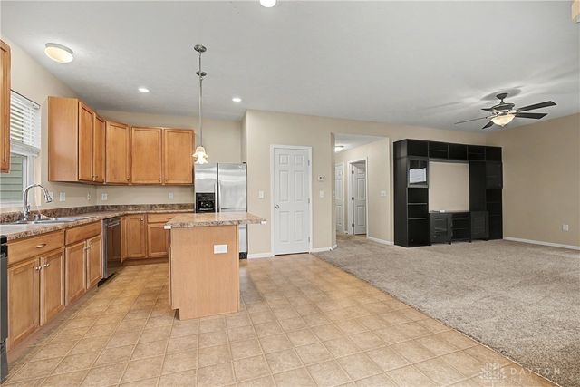 533 Lake Front Drive, Lebanon, OH 45036