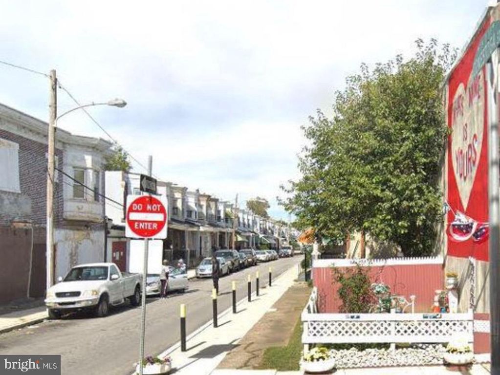 Image 1 of property listing at 5427 MARKET ST, Philadelphia, PA 19139