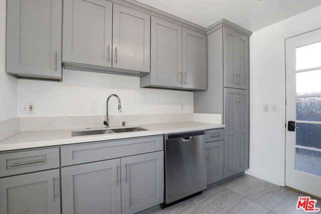 11311 Tampa Avenue 30, Porter Ranch (los Angeles), CA 91326