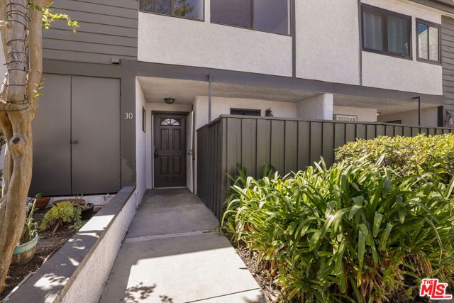 11311 Tampa Avenue 30, Porter Ranch (los Angeles), CA 91326