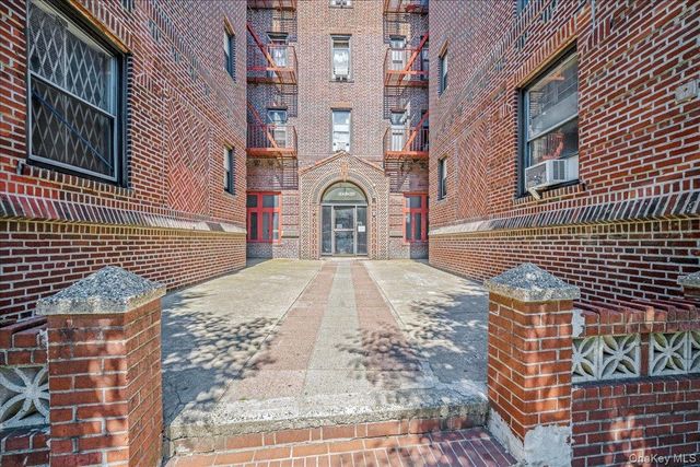 39-82 65th Place 4F, Woodside, NY 11377