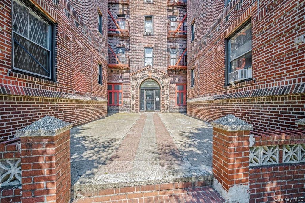 39-82 65th Place 4F, Woodside, NY 11377 — photo 2