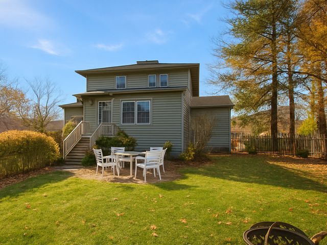 426 JULIAN Avenue, Waukegan, IL 60085