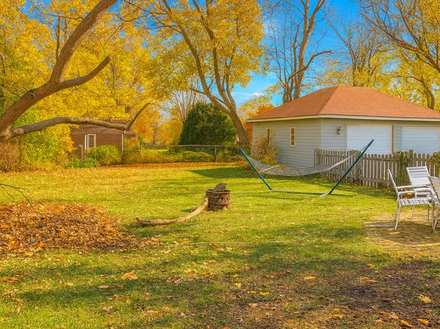 426 JULIAN Avenue, Waukegan, IL 60085