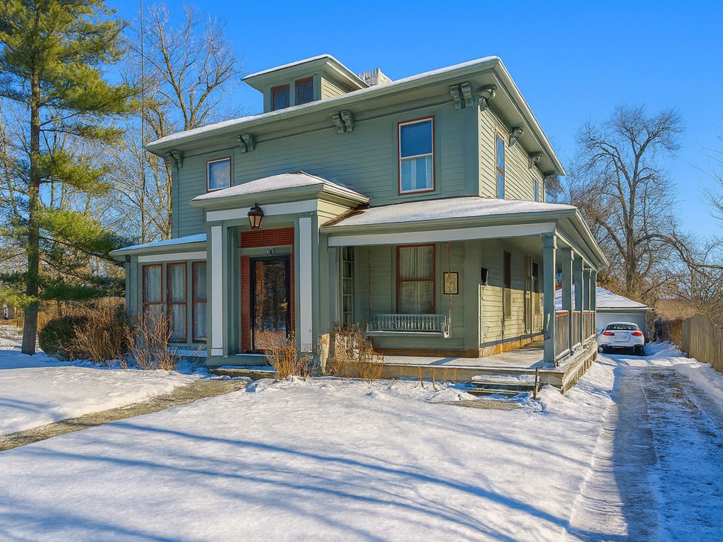 426 JULIAN Avenue, Waukegan, IL 60085