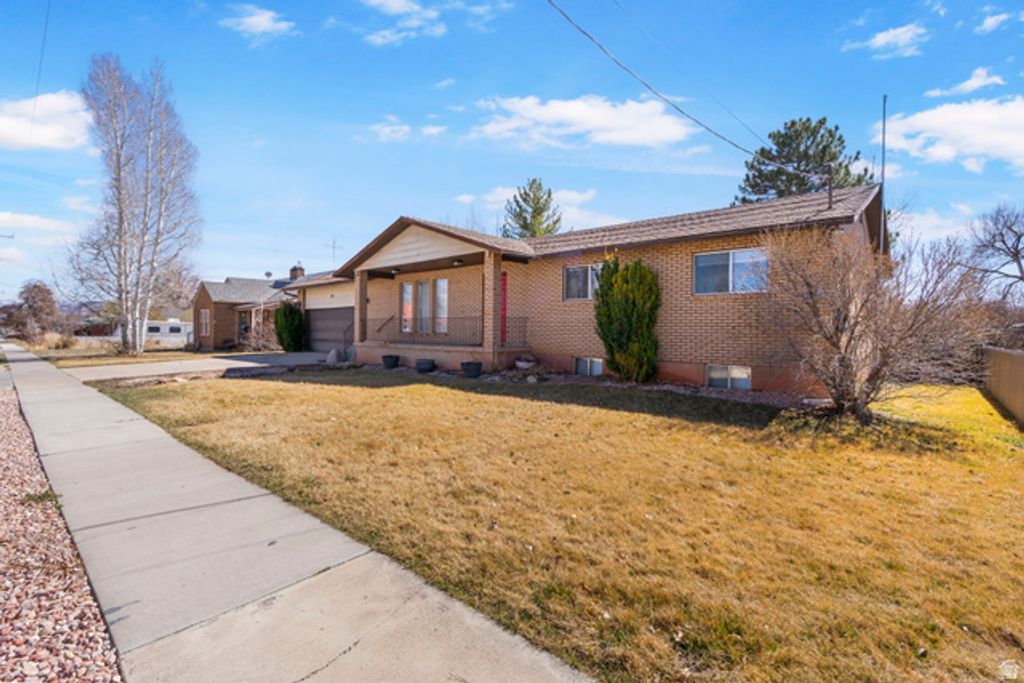 Image 29 of property listing at 375 W 100 N, Richfield, UT 84701