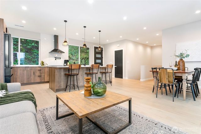 8 Valley View Circle, Bellingham, WA 98229