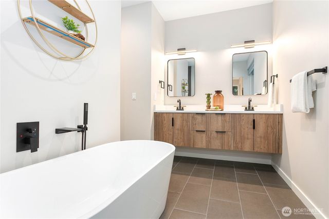 8 Valley View Circle, Bellingham, WA 98229