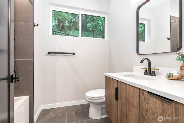 8 Valley View Circle, Bellingham, WA 98229