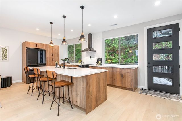 8 Valley View Circle, Bellingham, WA 98229