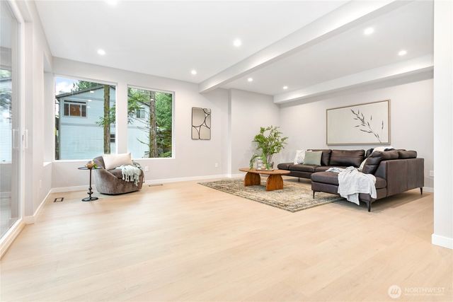 8 Valley View Circle, Bellingham, WA 98229