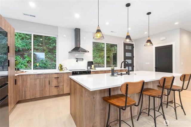 8 Valley View Circle, Bellingham, WA 98229