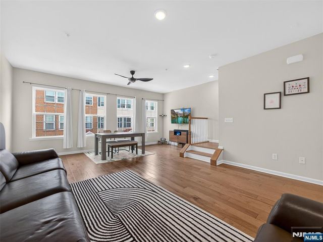 81 Landmark Lane, Fair Lawn, NJ 07410