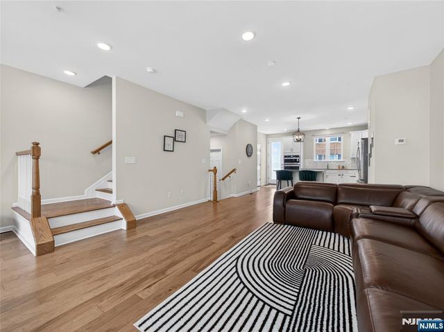 81 Landmark Lane, Fair Lawn, NJ 07410