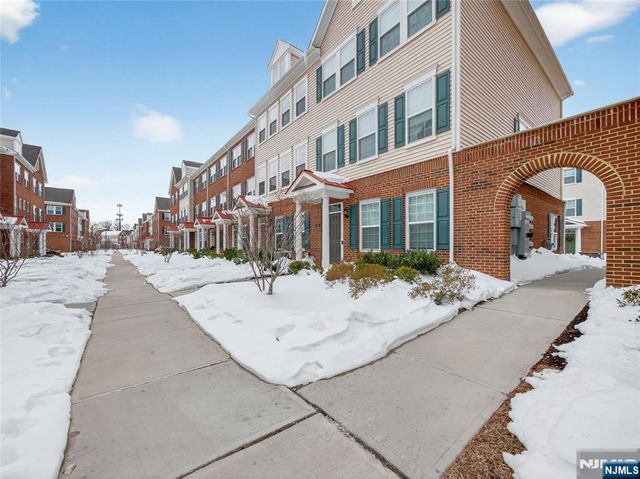 81 Landmark Lane, Fair Lawn, NJ 07410