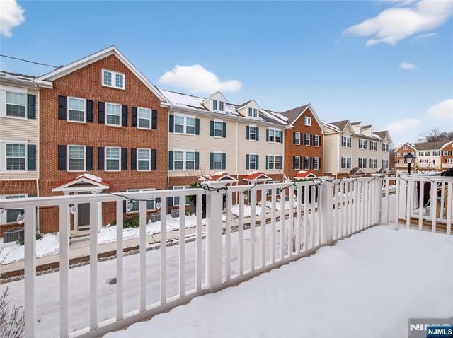 81 Landmark Lane, Fair Lawn, NJ 07410