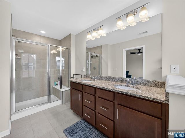 81 Landmark Lane, Fair Lawn, NJ 07410