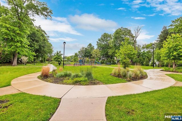 81 Landmark Lane, Fair Lawn, NJ 07410