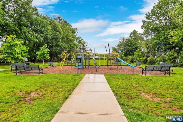 81 Landmark Lane, Fair Lawn, NJ 07410