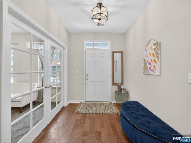 81 Landmark Lane, Fair Lawn, NJ 07410