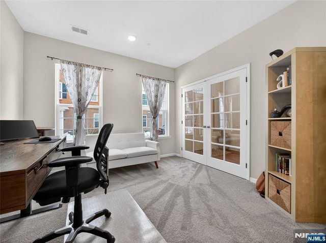 81 Landmark Lane, Fair Lawn, NJ 07410