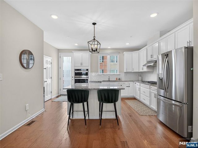 81 Landmark Lane, Fair Lawn, NJ 07410