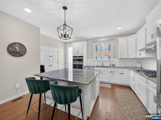 81 Landmark Lane, Fair Lawn, NJ 07410