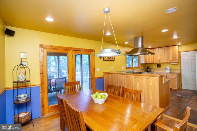 40 UNION RD, Clinton, NJ 08809