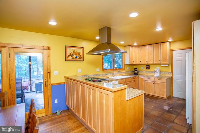 40 UNION RD, Clinton, NJ 08809